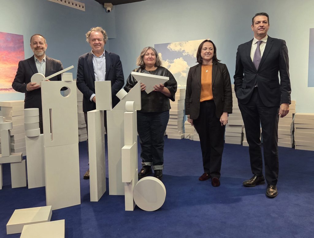 ‘La casa mágica’ y ‘Juego de volúmenes’ convierten el Centre Pompidou Málaga en un laboratorio de arquitectura y juego